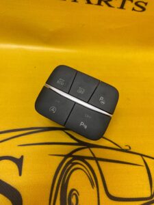 PANEL PRZYCISKÓW PRZEŁĄCZNIKÓW PDC FORD FIESTA MK8