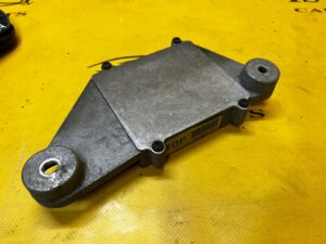 WSPORNIK OBCIĄŻNIK PRZECIWWAGA BELKI TYŁ RANGE ROVER VELAR L560