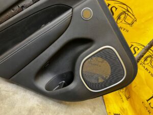 TAPICERKA BOCZEK DRZWI TYŁ LEWY JEEP GRAND CHEROKEE WK2 HARMAN/HARDON