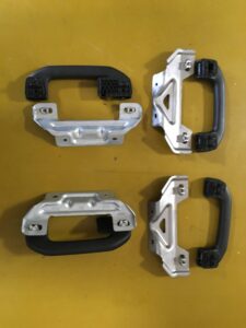 RĄCZKA UCHWYT PODSUFITKI MERCEDES 246 INFINITI Q30