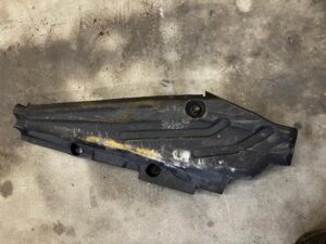 PŁYTA OSŁONA PODWOZIA TYŁ PRAWA MERCEDES GLS X166