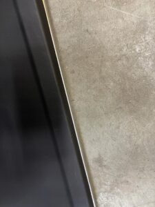 TAPICERKA BOCZEK LISTWA TUNELU ŚRODKOWEGO LEWA JAGUAR XE X760 XF X260