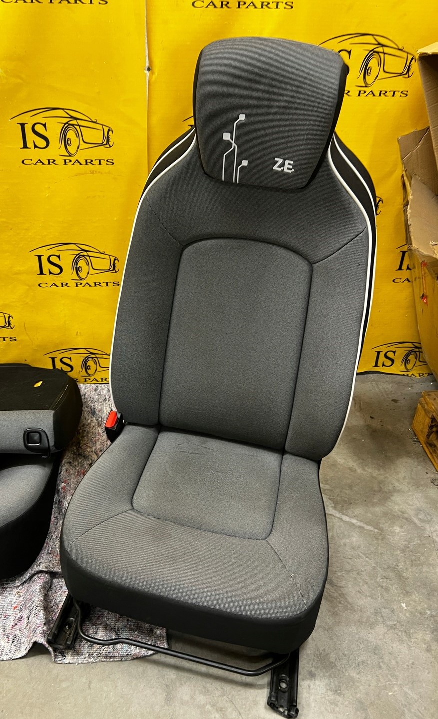 FOTEL PRZÓD LEWY KIEROWCY AIRBAG RENAULT ZOE Z.E. ZE I 2013-2018 EU