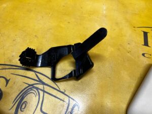 UCHWYT MOCOWANIE PODŁOGI DYWANU WYKŁADZINY LEWE MERCEDES GLS X166