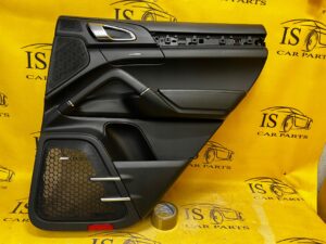 BOCZEK TAPICERKA DRZWI PRAWY TYŁ PORSCHE CAYENNE 7P5 LIFT