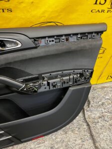 BOCZEK TAPICERKA DRZWI PRZÓD PRAWY PORSCHE CAYENNE 7P5 LIFT BOSE
