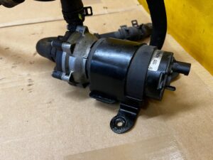 KOMPLET DODATKOWA POMPA PRZEWÓD RURA WĄŻ WODY MERCEDES GL X166 4.7 V8