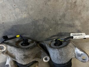 KOMPLET AMORTYZATORY AKTYWNE TYŁ TYLNE PRAWY LEWY RANGE ROVER VELAR L560