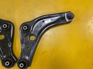 NOWY WAHACZ LEWY PRZÓD 54EA0BLH NISSAN QASHQAI J11