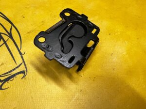 WSPORNIK MOCOWANIE KRATKI BAGAŻNIKA PRAWE PRAWY PORSCHE MACAN 95B