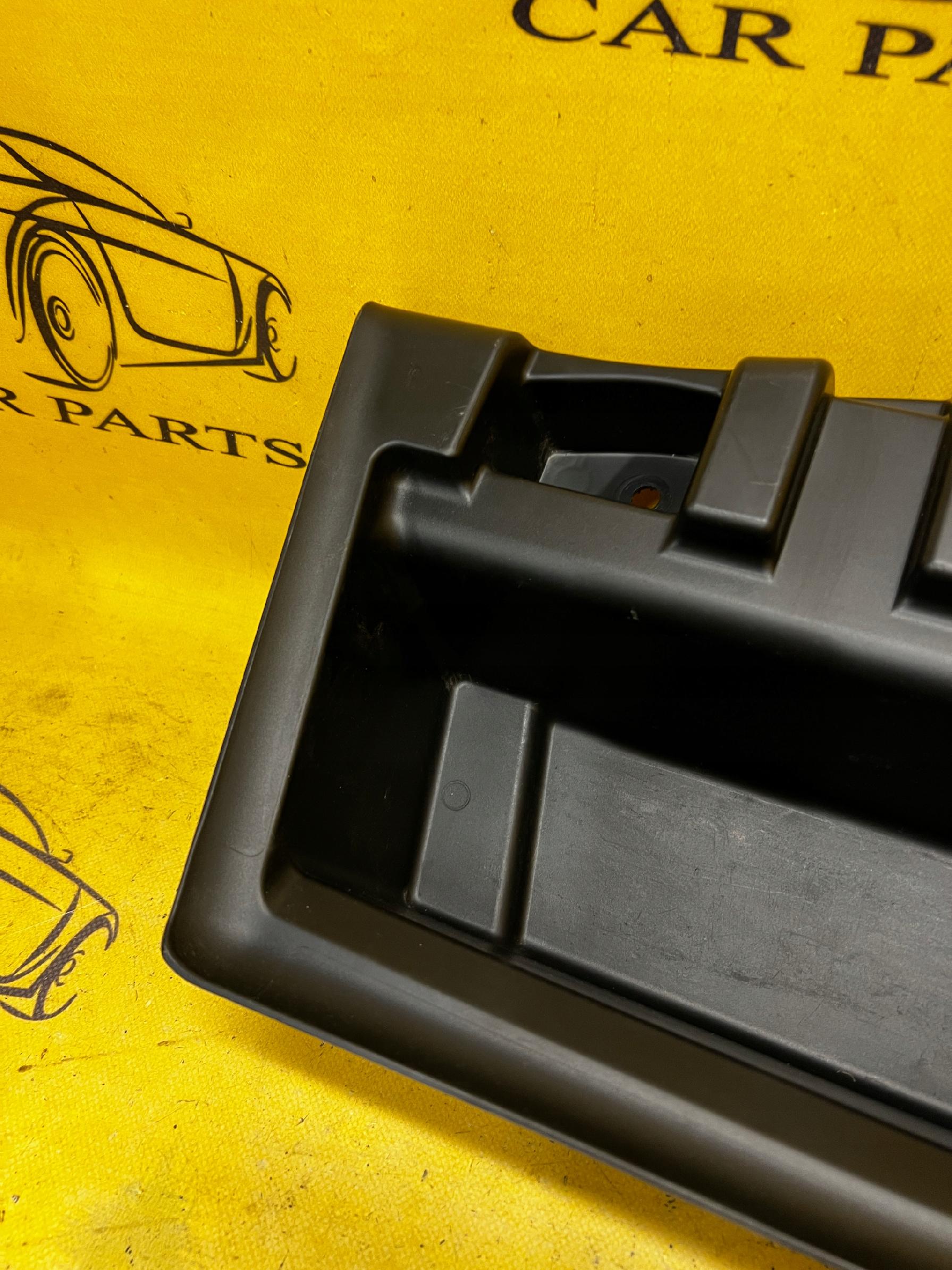 SCHOWEK WNĘKA BAGAŻNIKA PRAWY BMW 5 G30