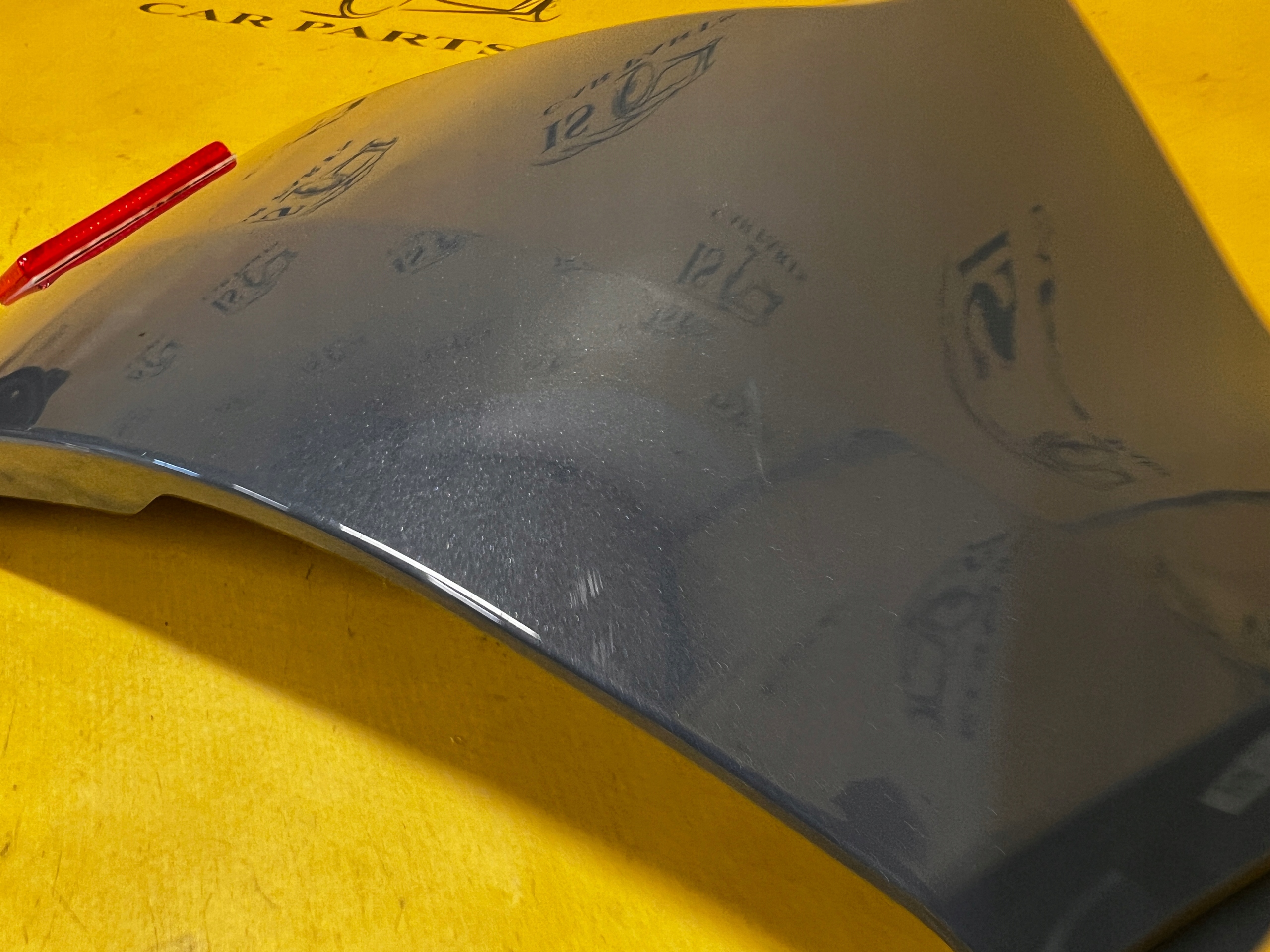 NAROŻNIK BŁOTNIKA TYŁ PRAWY FORD BRONCO 21- AZURE GREY PEARL