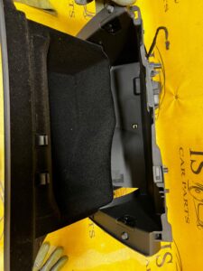 SCHOWEK DESKI PASAŻERA PRAWY INFINITI Q30 QX30