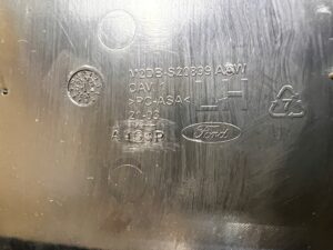 LISTWA POSZYCIE OSŁONA SŁUPKA ŚRODKOWEGO B LEWA 4 DRZWI FORD BRONCO 21-