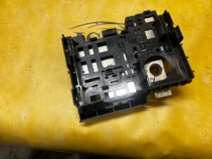 KLEMA PLUSOWA ROZDZIELACZ PRĄDU FORD EXPLORER MK6 3.0 3.3 HYBRID