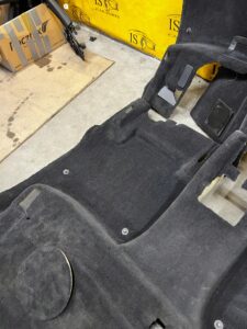 KOMPLETNA WYKŁADZINA PORSCHE CAYENNE II 7P5 LIFT 92A