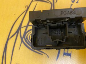 PANEL PRZYCISKÓW PRZEŁĄCZNIKÓW ECO FORD FIESTA MK8