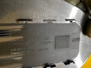 KLAPKA PORTU ŁADOWANIA PORSCHE PANAMERA 970 I LIFT HYBRID M7S AGATE GREY