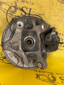 ZWROTNICA TYLNA TYŁ LEWA BMW 5 G30 X-DRIVE