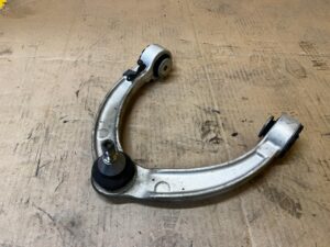 WAHACZ PRZÓD PRAWY GÓRNY MERCEDES GL X166