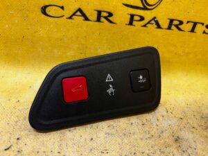 PANEL PRZEŁĄCZNIK OTWIERANIA KLAPY TYŁ BAGAŻNIKA PEUGEOT 3008 II