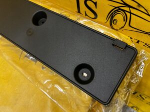 PODSTAWA RAMKA TABLICY REJESTRACYJNEJ PRZÓD FORD EXPLORER VI MK6 NOWA OEM