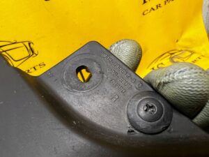 CHLAPACZ PRAWY TYŁ RANGE ROVER EVOQUE II L551