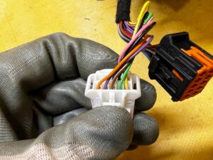 LUSTERKO ZEWNĘTRZNE LEWE 16 8+8 PIN AYSTENT CITROEN DS7 CROSSBACK X74 EPB