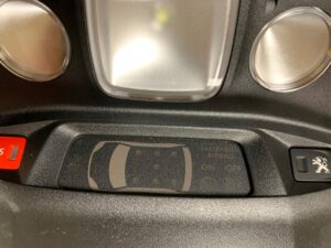 OŚWIETLENIE LAMPKI PODSUFITKI PEUGEOT 5008 II GT