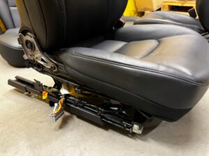 KOMPLET FOTELI FOTELE KANAPA PRZÓD TYŁ AIRBAG TESLA MODEL 3 EUROPA