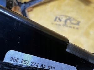 DEKOR LISTWA OZDOBNA DESKI KONSOLI PRAWY PRAWA PORSCHE MACAN 95B LHD