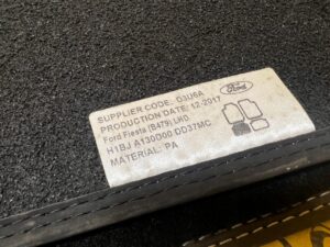 KOMPLET DYWANIKI WYCIERACZKI WELUROWE ORYGINALNE TYŁ FORD FIESTA MK8