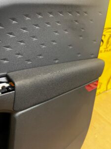 TAPICERKA BOCZEK DRZWI PRZÓD PRAWY FORD KUGA MK3 TITANIUM LINE