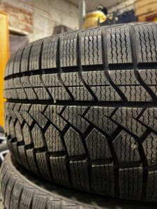 KOMPLET OPONY ZIMOWE GOODRIDE ZUPERSNOW Z-507 255/40 R19 2023