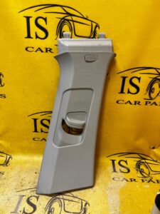 OSŁONA POSZYCIE SŁUPKA B ŚRODKOWEGO ŚRODEK PRAWE PRAWA PRAWEGO SKODA SCALA