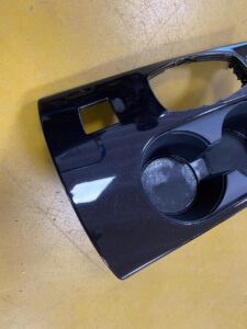 PANEL DEKOR CUPHOLDER TUNEL ŚRODKOWY INFINITI Q30