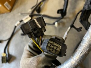 WIĄZKA INSTALACJA LAMP LAMPY TYŁ FORD BRONCO 21-