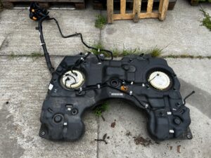 ZBIORNIK BAK POMPA WLEW PALIWA MERCEDES GLS X166 450 3.0 B V6 4MATIC 4X4