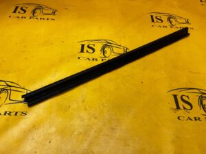 LISTWA ZGARNIAJĄCA SZYBY TYŁ LEWY PEUGEOT 3008 II