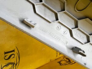 POSZYCIE OSŁONA OBUDOWA SŁUPKA PRZÓD A LEWY FORD FIESTA MK8