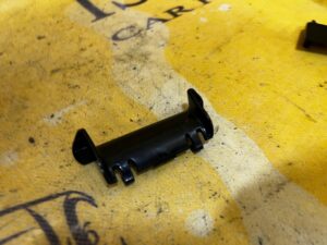 OSŁONA PROWADNICY PASA MERCEDES A KLASA W177