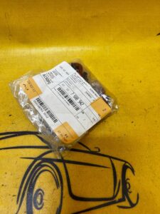 ZATRZASK PRZEWODU CHŁODNICY OLEJU SILNIKOWEGO BMW 5 F07 F10 7 F01 NOWY OEM