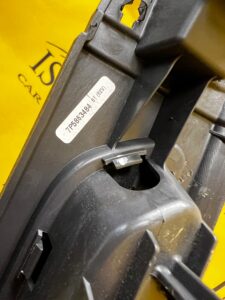 PLASTIK OSŁONA PROGU SŁUPKA A PRZEDNIA PRAWA PORSCHE CAYENNE II 7P5 GTS