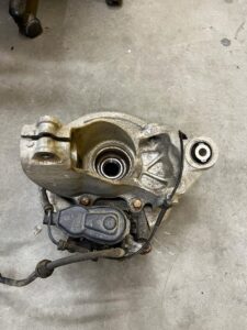 PIASTA ZWROTNICA ZACISK TYŁ LEWY RANGE ROVER EVOQUE L538 2.0 B