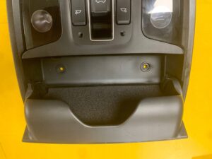 LAMPKI PANEL PODSUFITKI SCHOWEK KIA SORENTO III