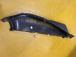 PRAWY BOCZEK SZYNA PROWADNICA BAGAŻNIK BMW X6 E71