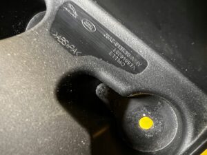 PROWADNICA OSŁONA PASA BEZPIECZEŃSTWA PRAWA RANGE ROVER VELAR L560