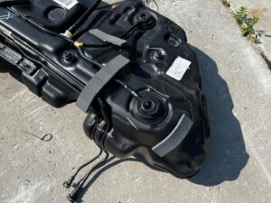 ZBIORNIK PALIWA BAK BAKU POMPA MERCEDES E-KLASA W213 KOMBI 2.0 BENZYNA