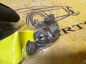 8 X NAKRĘTKA SZEŚCIOKĄTNA Z KOŁNIERZEM BMW MINI