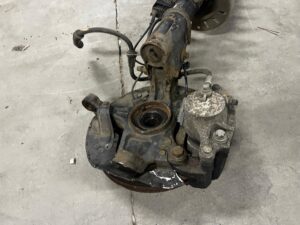 NOGA AMORTYZATOR ZWROTNICA PRZÓD LEWY LEWA PEUGEOT 308 II T9 1.6 E-HDI EU